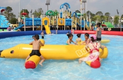 Inflatable water rider for water fun