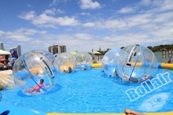 Aqua jumbo water ball for water games